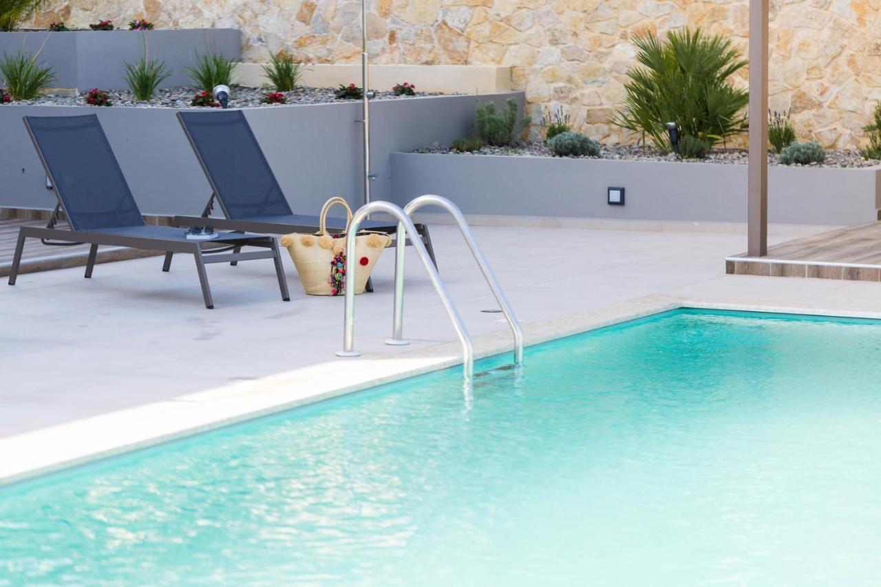 Villa Aelia I Modern & Ideal For Large Groups Galatás المظهر الخارجي الصورة