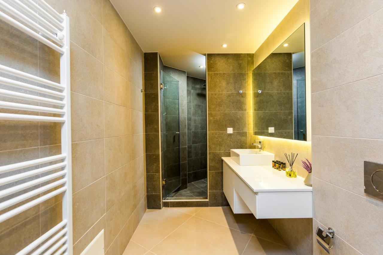 Villa Aelia I Modern & Ideal For Large Groups Galatás المظهر الخارجي الصورة