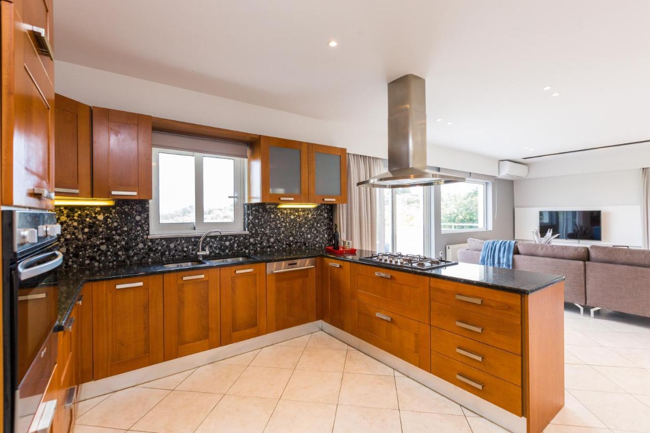 Villa Aelia I Modern & Ideal For Large Groups Galatás المظهر الخارجي الصورة