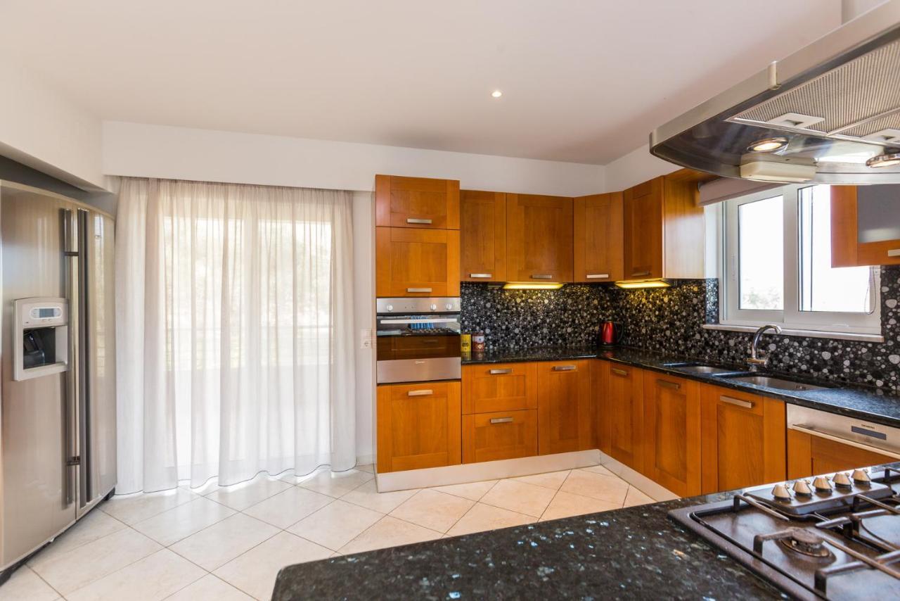 Villa Aelia I Modern & Ideal For Large Groups Galatás المظهر الخارجي الصورة